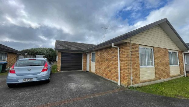 3 bedroom, 2 bathroom home across from Sylvia Park Shopping Mall - Photo 1