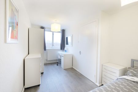 O’Leary Square – Room 4 - Photo 2