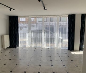 Opgefrist knap appartement op het gelijkvloers, eventueel met garag... - Foto 1