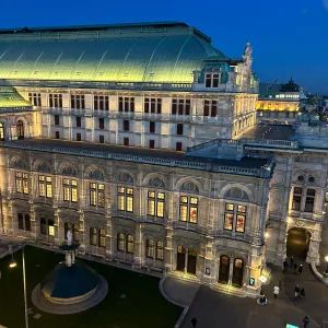 Blick auf die Staatsoper - Exklusive Stadtwohnung mit Air condition - 3 Schlafzimmer - Photo 3