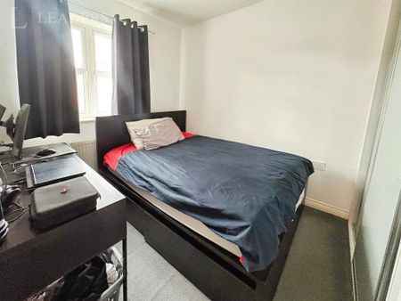 3 bedroom terraced house to rent - Photo 3