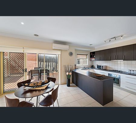 2/5 Plymouth Avenue, Pascoe Vale, Vic 3044 - Photo 3