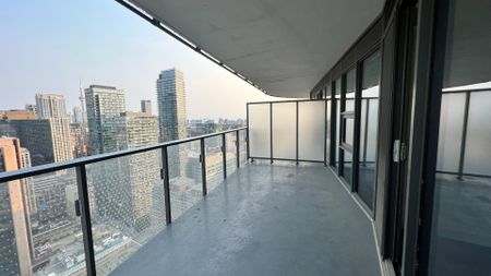 For Lease - 11 Wellesley Street Unit# 3204, Toronto, Ontario - Photo 3