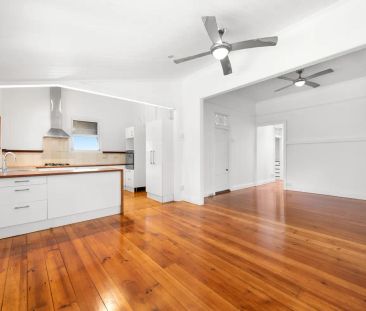 “Charming Character Home Minutes from the CBD” - Photo 4