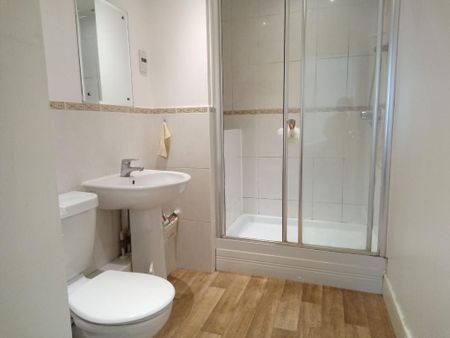 2 bedroom flat to rent - Photo 3