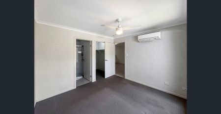 Duplex in Tannum Sands - Photo 3