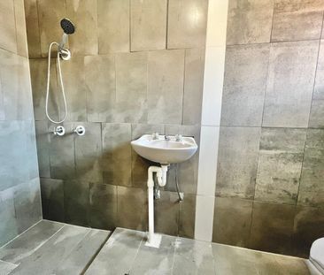 Private Studio Living Ideal for Singles! - Photo 5