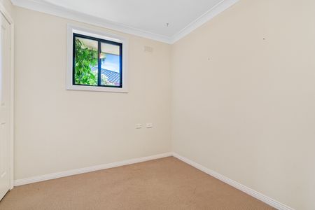 Beautiful 4-Bedroom Home in Center of Holsworthy - Photo 3