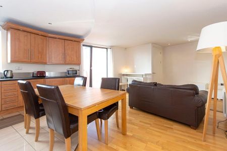 2 bedroom flat to rent - Photo 4