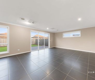 Charming Family Home in Alamanda K-9 College School Zone - Photo 6