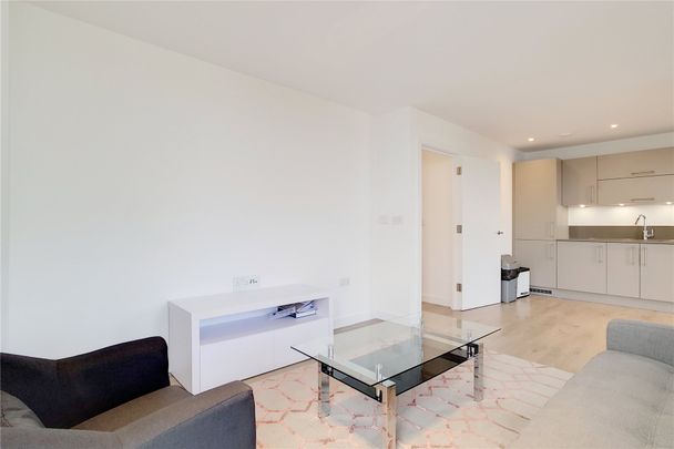 Rotherhithe New Road London SE16 - Photo 1