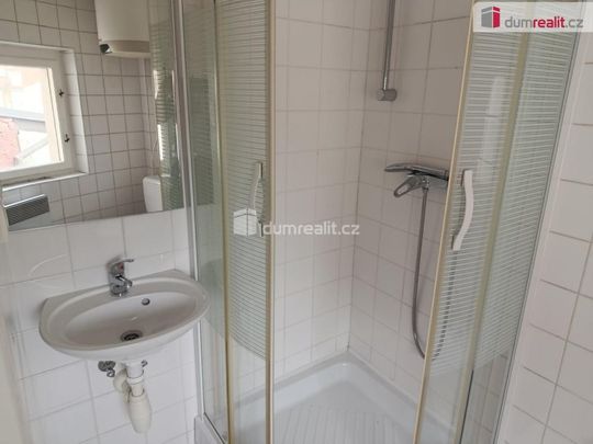 Pronájem bytu 1+kk 20 m2 - Photo 1