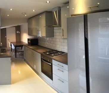 6 bedroom house of multiple occupation to rent - Photo 2