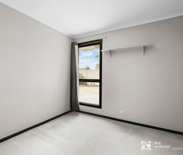 Charming Family Home in Convenient Mewlton West Location - Photo 5