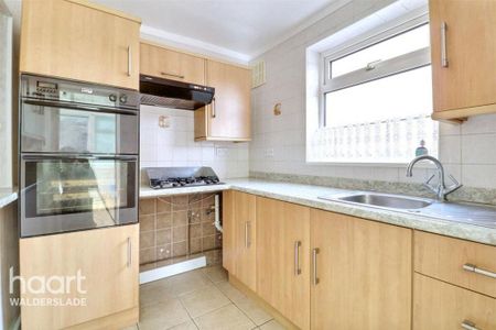 2 bedroom semi-detached house to rent - Photo 5