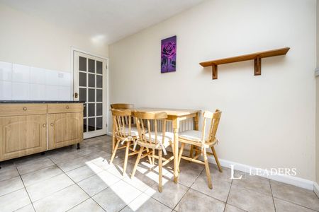 2 bedroom house to rent Grace Avenue, Oldbrook, MK6 - Photo 3