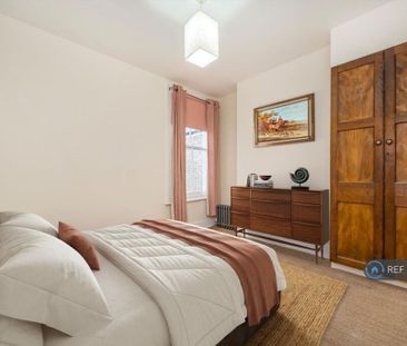 4 bedroom terraced house to rent - Photo 4