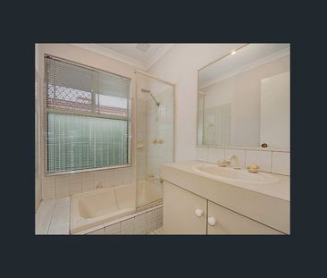 Family Home in Quiet Position - Photo 3