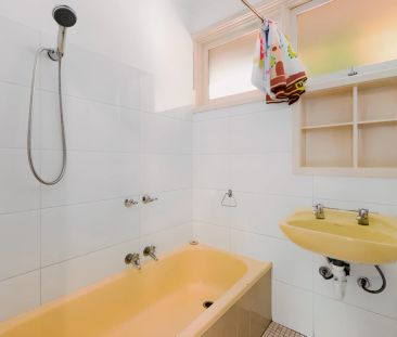 2 Bed, 1 Bath - Photo 6