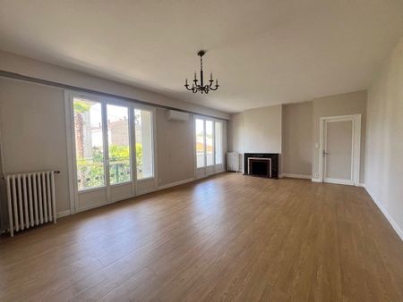 Location Appartement 3 pièces 104m² AGEN 47000 - Photo 2