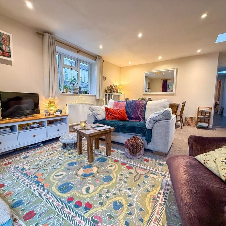 2 bedroom house to rent - Photo 1