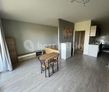 Pronájem bytu 1+kk • 40 m² bez realitkyMikuláše z Husi, České Buděj... - Photo 1