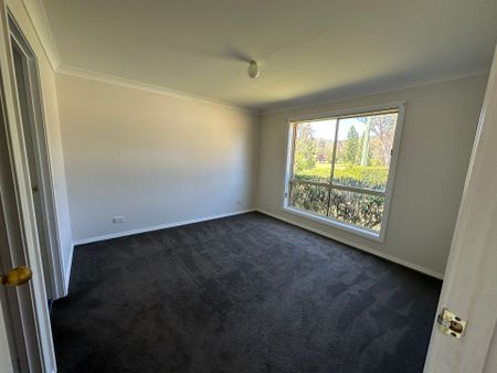 3 Bedroom Brick Home - Photo 2