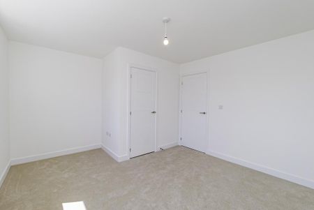 2 bedroom semi-detached house to rent - Photo 3