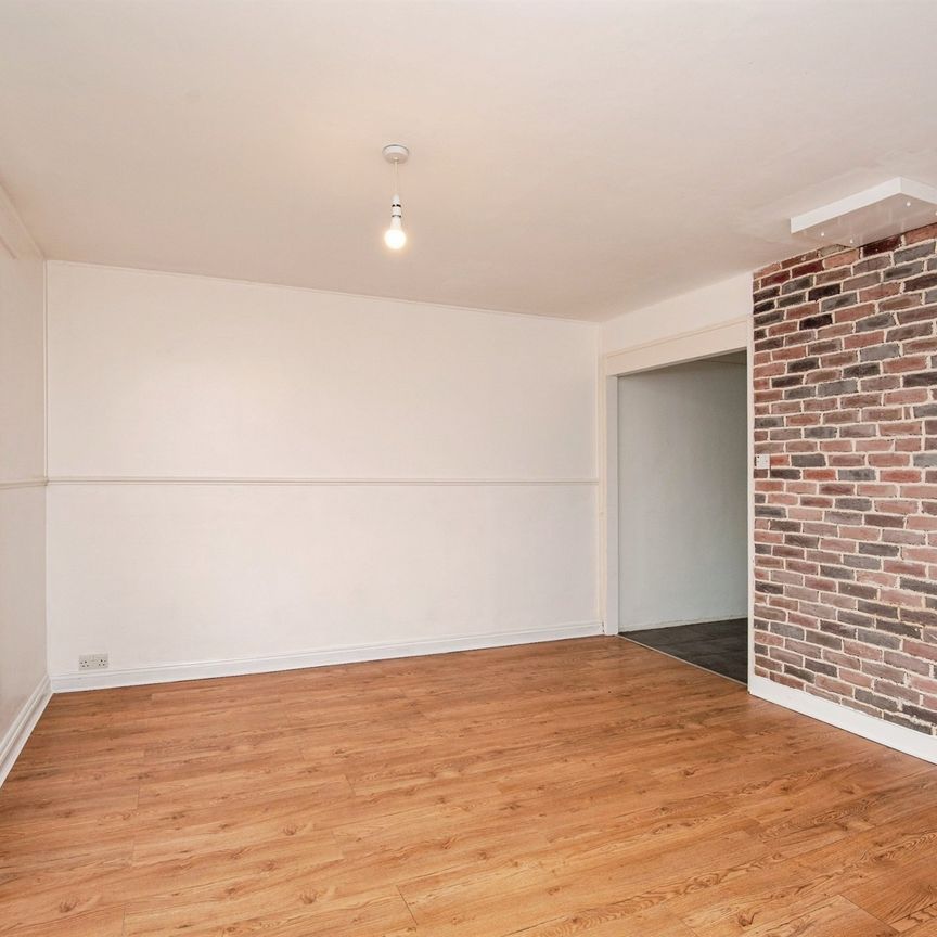 West Pinfold, Barnsley, Royston - Photo 1