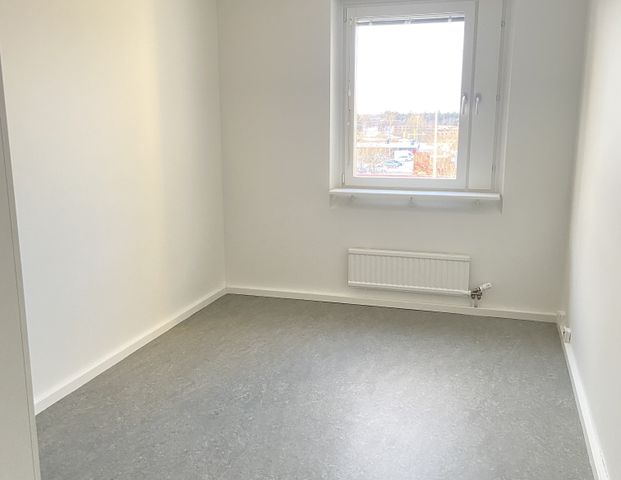 Oslogatan, Kista - Photo 1