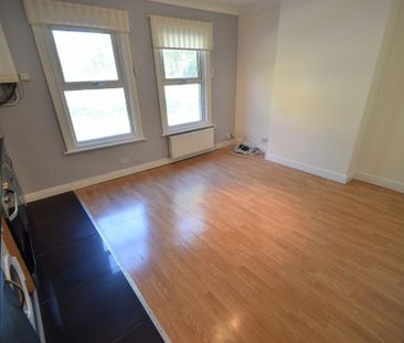 2 bedroom maisonette to rent - Photo 4