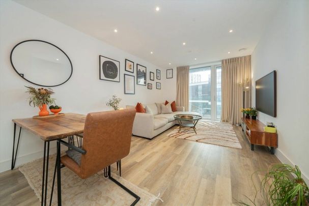 Bridges Court Road, Battersea, SW11 - Photo 1