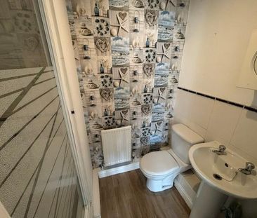 3 bedroom end of terrace house to rent - Photo 5