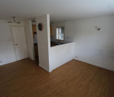Cricketers Close, Erith - Photo 5