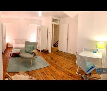 1 bedroom in a flat share to rent - Photo 3