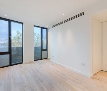 2 Bedroom Penthouse, Gensurco House, Rosebery Avenue, Clerkenwell EC1R - Photo 3