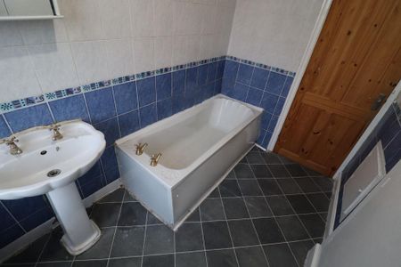 2 bedroom terraced house to rent - Photo 3