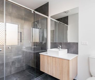 NEWLY BUILT DUPLEX IN WONDUNNA - Photo 6