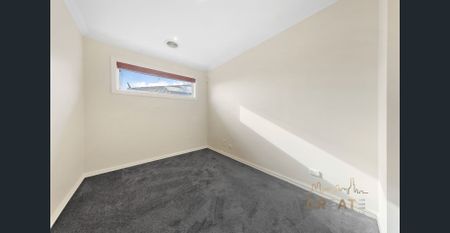 SPACIOUS $ STYLISH 4-BEDROOM FAMILY HOME IN A PRIME CAIRNLEA LOCATION - Photo 5