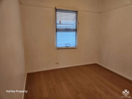 “Charming 3-Bedroom Home in Moorooka” - Photo 3