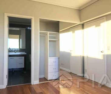 1006B/8 Cowper Street Parramatta - Photo 3