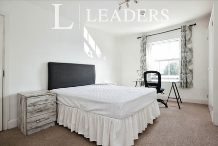 6 bedroom flat to rent - Photo 2