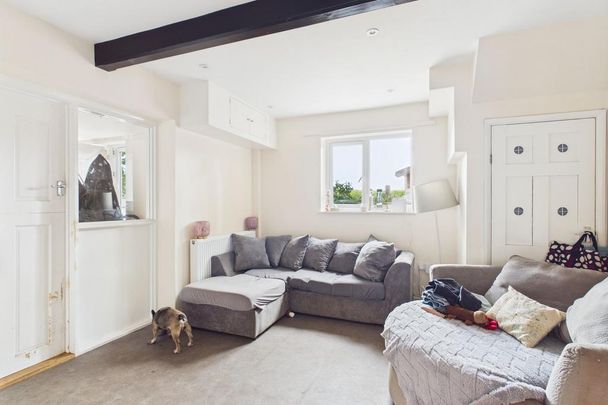 3 bedroom semi-detached house to rent - Photo 1