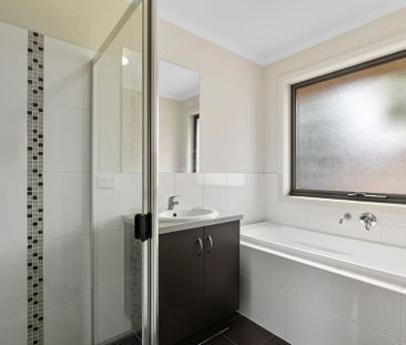 Seaford Meadows Gem: Stylish 3-Bedroom Family Living - Photo 2