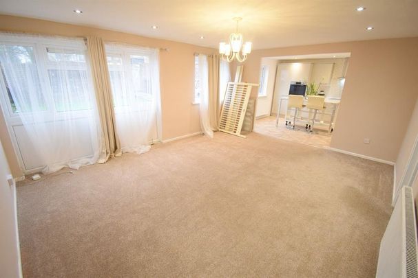 3 bedroom end of terrace house to rent - Photo 1