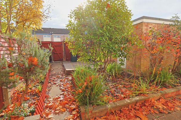 3 bedroom terraced house to rent - Photo 1