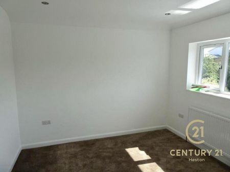 4 bedroom semi-detached house to rent - Photo 2