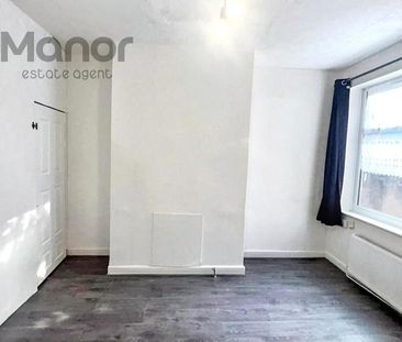 2 bedroom end of terrace house to rent - Photo 5