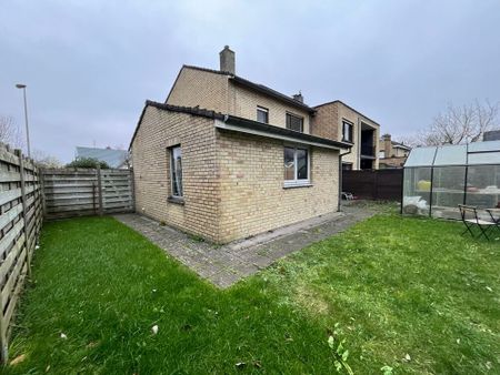 Ruime gezinswoning met 3 slaapkamers te Assebroek. - Foto 3
