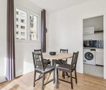 Location Appartement 2 pièces Meublé 60m² PARIS 15ème - Photo 2